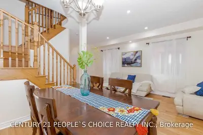 7363 Saint Barbara Boulevard, Mississauga, ON L5W 0C3