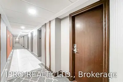 335 Rathburn Road W 901, Mississauga, ON L5B 0C8