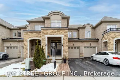 2449 Old Brompton Way, Oakville, ON L6M 0J5