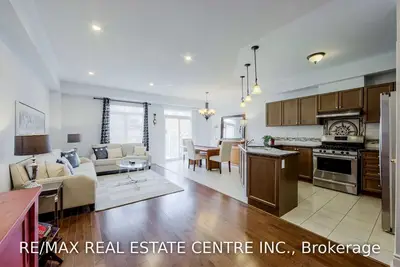 5134 Angel Stone Drive, Mississauga, ON L5M 0L4