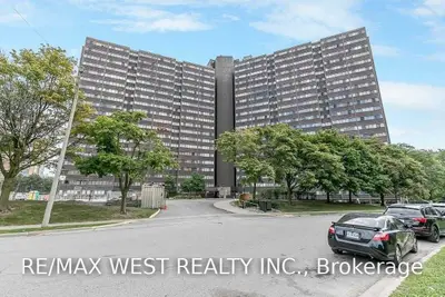 11 Wincott Drive 1414, Toronto W09, ON M9R 2R9