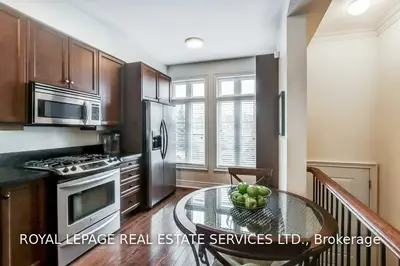 581 Oxford Street, Toronto W06, ON M8Y 1E6