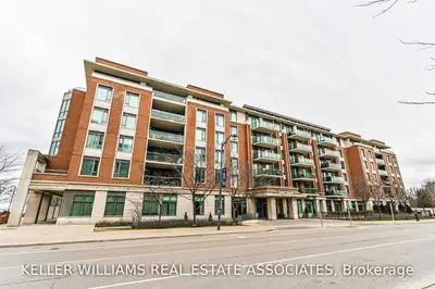 65 Port Street E 506, Mississauga, ON L5G 4V3