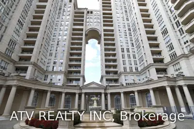2285 Lake Shore Boulevard 2213, Toronto W06, ON M8V 3X9
