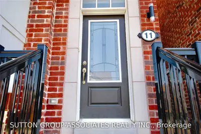 11 George Brownlee Court, Toronto W03, ON M6M 0B2