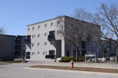 2001 Bonnymede Drive 17, Mississauga, ON L5J 4H8