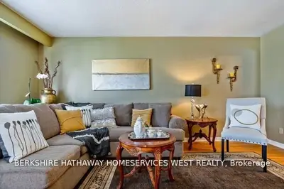 2483 Wyatt Street, Oakville, ON L6L 2M7