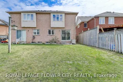 7632 Black Walnut Trail, Mississauga, ON L5N 8A7
