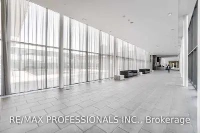 103 The Queensway Avenue 410, Toronto W01, ON M6S 5B3