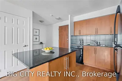 310 Burnhamthorpe Road W 2301, Mississauga, ON L5B 3Y5