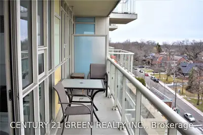 1638 Bloor Street W 806, Toronto W02, ON M6P 1A7