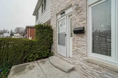3121 Jessica Court, Mississauga, ON L5C 1X7