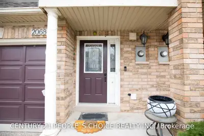 2068 Glenhampton Road, Oakville, ON L6M 3X1
