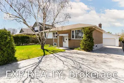 585 Pinegrove Road, Oakville, ON L6K 2C5