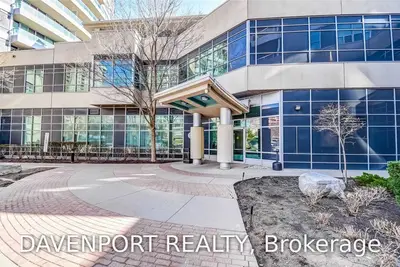 33 Elm Drive W 1706, Mississauga, On L5b 4l2