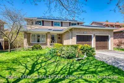 2093 Burbank Drive, Mississauga, ON L5L 3J3