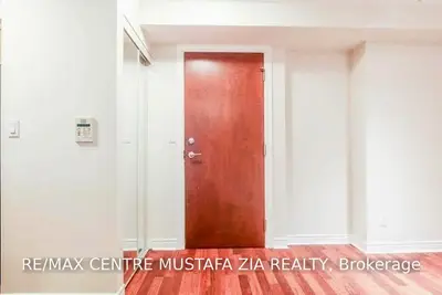 310 Burnhamthorpe Road W 2407, Mississauga, On L5b 3y5
