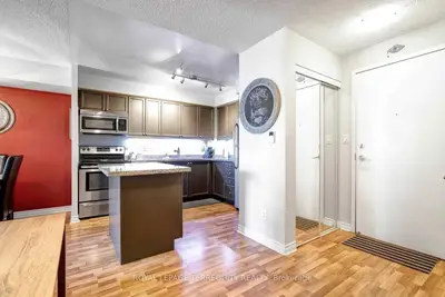 3880 Duke Of York Boulevard 2004, Mississauga, ON L5B 4M7