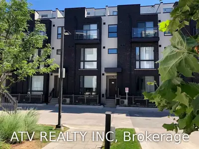26 Fieldway Road 44, Toronto W08, ON M8Z 0E3