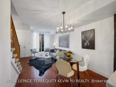 25 Foundry Avenue 12, Toronto W02, ON M6H 4K7