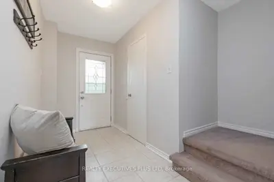 3350 Hornbeam Crescent 11, Mississauga, ON L5L 3Z8