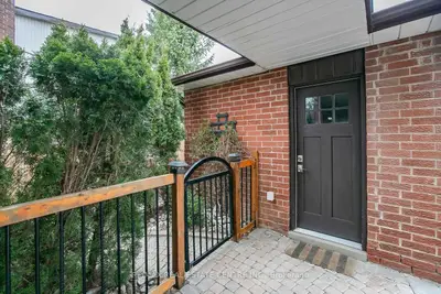 6866 Estoril Road, Mississauga, ON L5N 1N1
