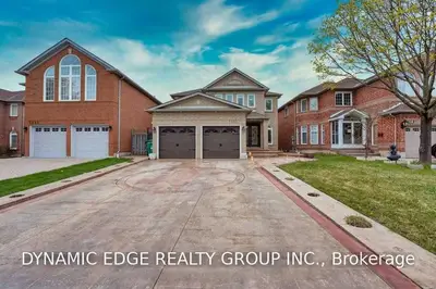 5122 Timbermill Court, Mississauga, ON L5V 2B8
