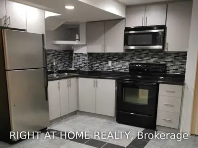 6216 Camgreen Circle Lower, Mississauga, ON L5N 4N4