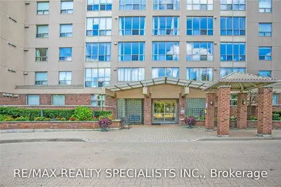 1110 Walden Circle 305, Mississauga, ON L5J 4R3