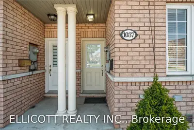 1037 Roselawn Avenue, Toronto W04, ON M6B 4N1