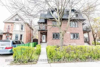 28 Boustead Avenue Main Fl, Toronto W01, ON M6R 1Y9
