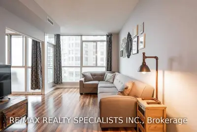 225 Webb Drive 401, Mississauga, ON L5B 4P2
