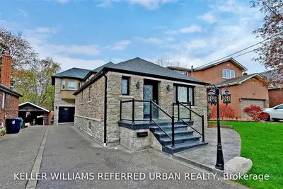 148 Strathnairn Avenue, Toronto W04, ON M6M 2G1