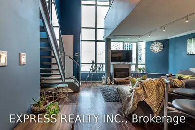 250 Manitoba Street Ph837, Toronto W06, On M8y 4g8