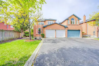5056 Moulin Rouge Crescent, Mississauga, On L5v 1r5