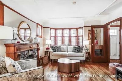 72 Tenth Street, Toronto W06, ON M8V 3G1