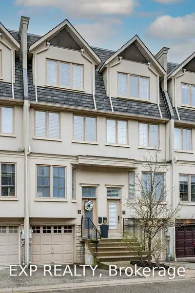 96 Nelson Street 23, Oakville, ON L6L 3H8