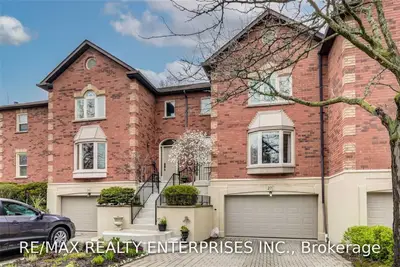 1100 Queen Street #27, Mississauga, ON L5H 4J4