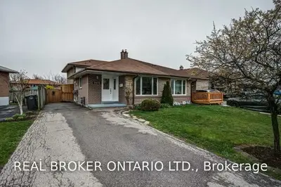2402 Padstow Crescent, Mississauga, ON L5J 2G4