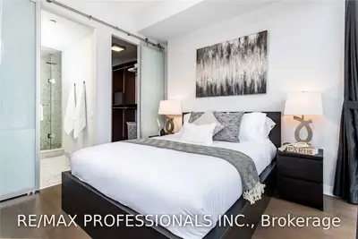 88 Park Lawn Road 207, Toronto W06, ON M8Y 0B5