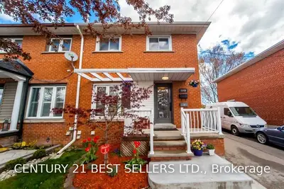 3549 Queenston Drive, Mississauga, ON L5C 2G8