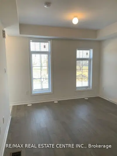 81 Armdale Road 34, Mississauga, ON L4Z 1C7