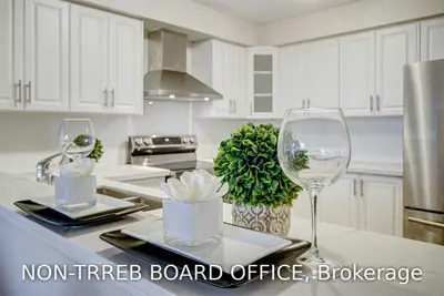 3845 Lake Shore Boulevard W 1207, Toronto W06, ON M8W 4Y3