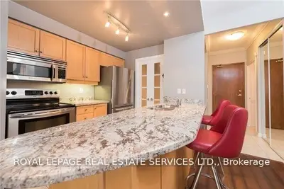 60 Old Mill Road 308, Oakville, ON L6J 7V9