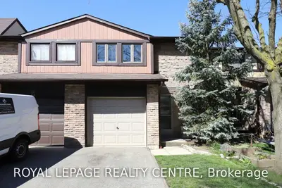 3345 Silverado Drive 12, Mississauga, ON L5A 3Y8