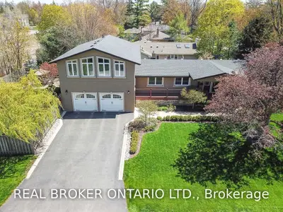 207 Tweedsdale Crescent, Oakville, ON L6L 4P6