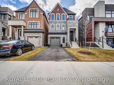 17 Chimney Swift Court, Toronto W08, ON M9B 0C6