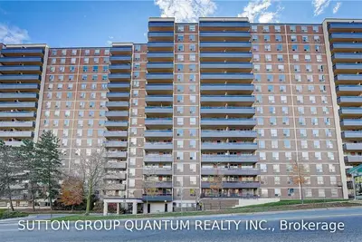 15 La Rose Avenue 401, Toronto W09, ON M9P 1A7