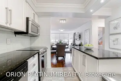 1110 Walden Circle 705, Mississauga, ON L5J 4R3