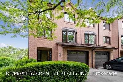 1100 Queens Avenue 12, Oakville, ON L6H 2B5